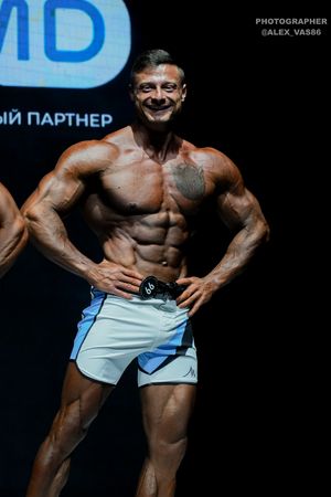 MEN'S PHYSIQUE 174